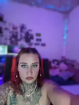 Snapshot of blazed_vixen chatting on June 19, 2026, 10:46 pm blazed vixen online show from June 19, 2026, 10:46 pm