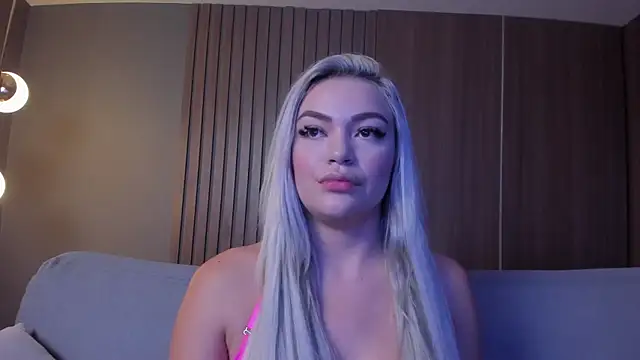 milaowens online show from January 22, 2025, 3:18 pm