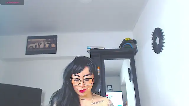 Snapshot of Vicky_hotmilf chatting on July 8, 2026, 11:15 am Vicky hotmilf online show from July 8, 2026, 11:15 am