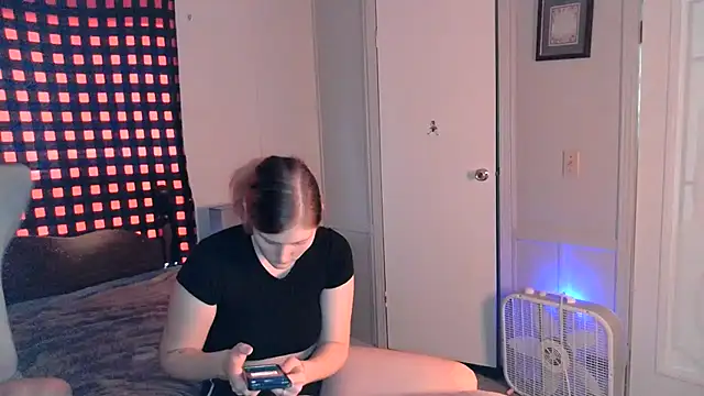 FallenAngels04 online show from November 13, 2025, 4:50 pm