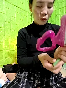 Tin tanny online show from December 15, 2025, 11:58 am