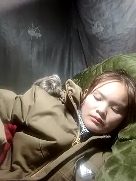 xinhxinhcute online show from December 15, 2025, 7:56 am