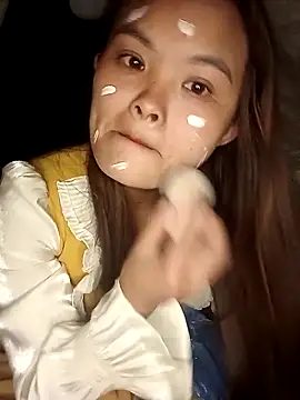 xinhxinhcute online show from December 17, 2025, 12:22 pm