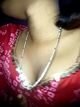 Hot Mayra  online show from November 12, 2025, 5:08 am