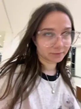 Snapshot of MiniVi chatting on November 26, 2025, 3:40 am MiniVi online show from November 26, 2025, 3:40 am