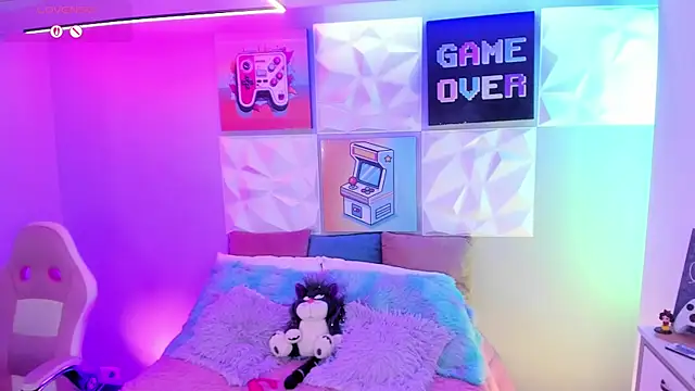 LindaWz  online show from November 14, 2025, 4:11 am