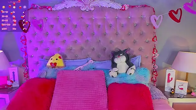 LindaWz  online show from February 19, 2026, 4:41 am