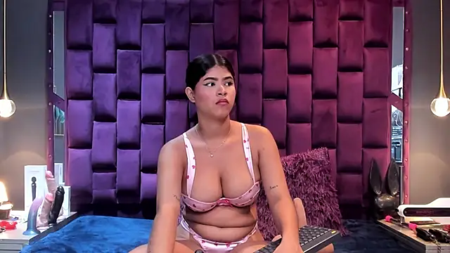 MilaRiva online show from June 5, 2026, 11:49 am