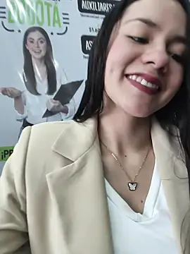 CHARLOTTE  05 online show from December 1, 2025, 12:10 pm