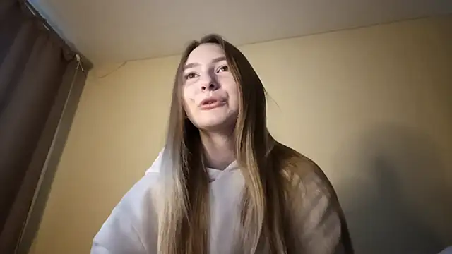 Nymera flare online show from November 28, 2025, 6:27 am