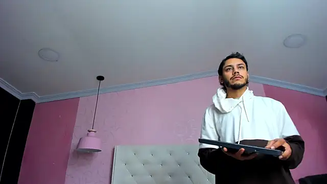 Boss Domiinator online show from April 19, 2026, 11:09 am