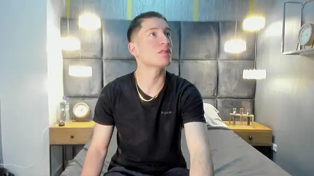 HunterHeat  online show from November 22, 2025, 11:53 am