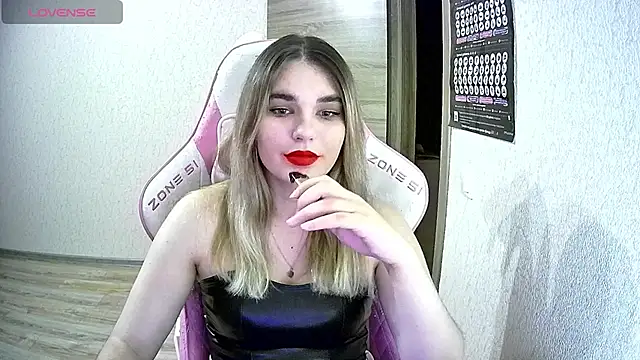 Kris Moss online show from October 27, 2025, 9:52 pm