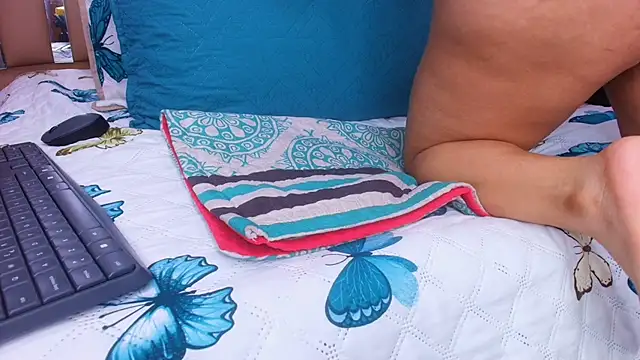 sweegirl69 online show from September 15, 2025, 12:05 pm