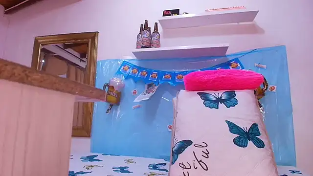 sweegirl69 online show from September 24, 2025, 12:08 pm