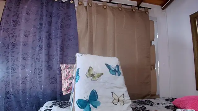 sweegirl69 online show from October 12, 2025, 12:04 pm