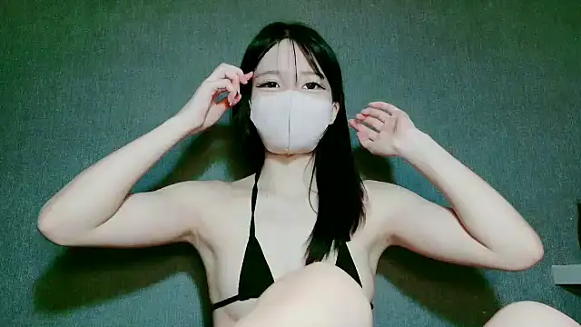 Yuki chan 2 online show from October 24, 2025, 2:13 pm