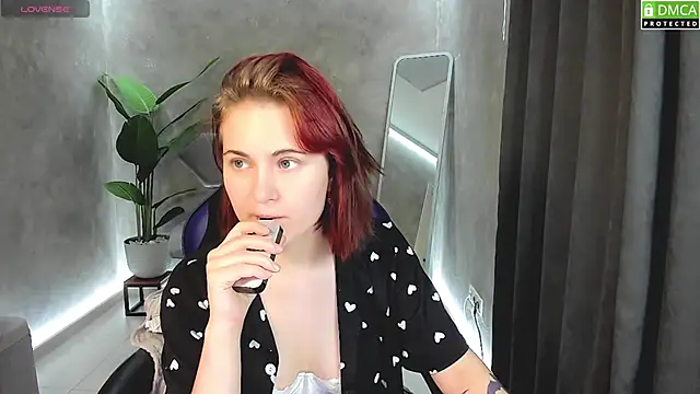 Roxy foxi online show from September 25, 2025, 1:09 am