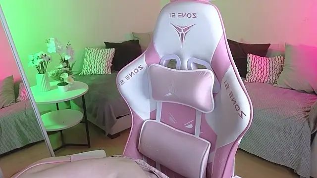 Snapshot of Sweetie_Hope chatting on February 20, 2026, 4:40 pm Sweetie Hope online show from February 20, 2026, 4:40 pm