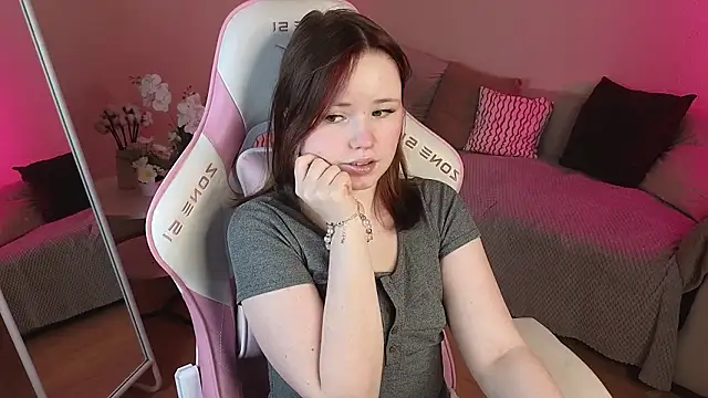 Sweetie Hope online show from March 8, 2026, 4:44 pm