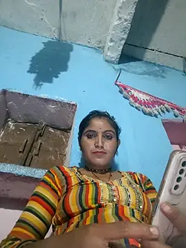 LUCKY cut online show from October 7, 2025, 2:58 pm