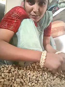 LUCKY cut online show from November 15, 2025, 8:44 am