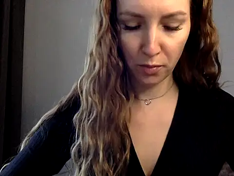 Varnyx online show from November 7, 2025, 10:48 am