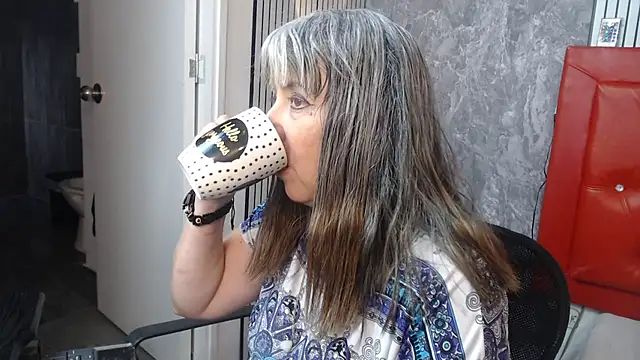 linda  mature online show from September 11, 2025, 11:54 am