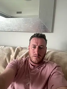 Snapshot of Londonlad818 chatting on March 10, 2026, 2:44 pm Londonlad818 online show from March 10, 2026, 2:44 pm