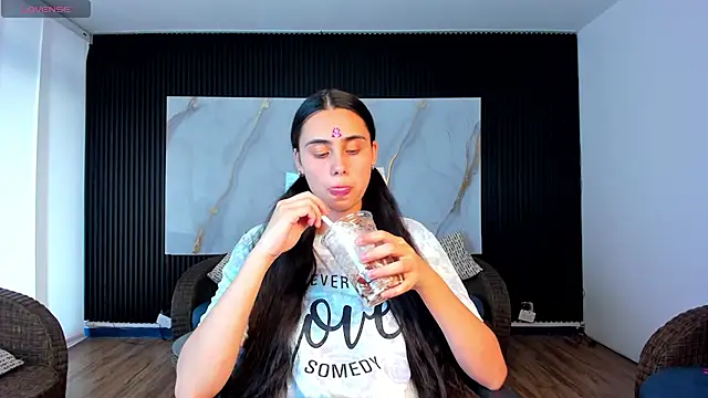 sofiapalacioss online show from September 20, 2025, 6:53 pm