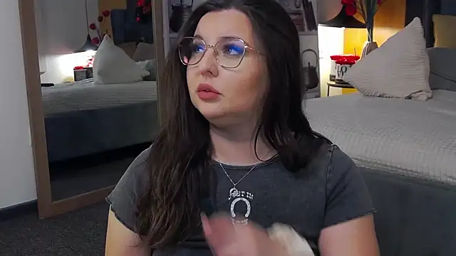 Snapshot of Mia_Swano chatting on December 14, 2025, 2:06 am Mia Swano online show from December 14, 2025, 2:06 am