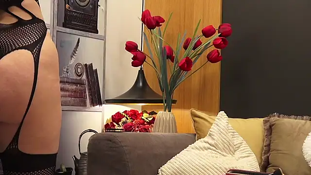 Snapshot of Mia_Swano chatting on February 8, 2026, 10:35 pm Mia Swano online show from February 8, 2026, 10:35 pm