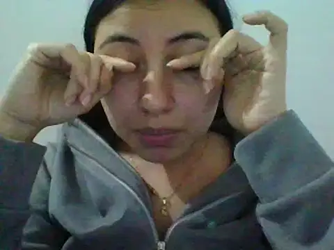 Snapshot of _Romilly_ chatting on May 3, 2026, 2:17 am Romilly online show from May 3, 2026, 2:17 am