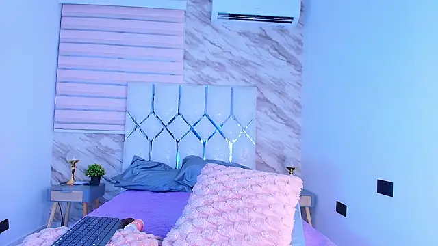 collet 1 online show from February 12, 2026, 12:44 pm