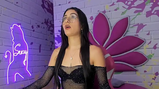 ValerySkinnyy online show from November 21, 2025, 11:14 pm