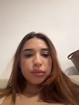 ItalianGirl online show from November 30, 2025, 11:20 pm