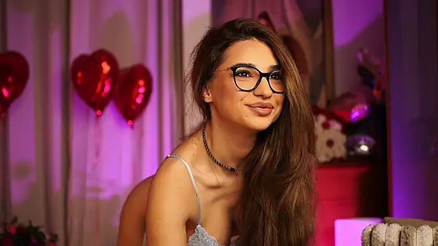 ItalianGirl online show from February 17, 2026, 8:04 pm