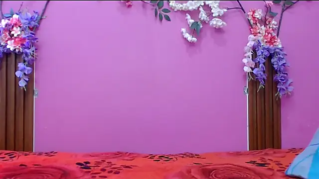 skinnysofia18 online show from November 14, 2025, 1:32 pm