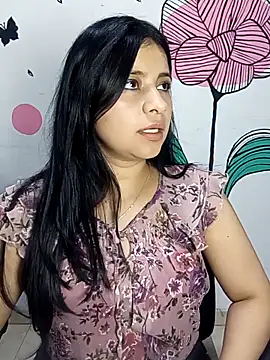 ValerieLove  online show from October 10, 2025, 8:52 pm