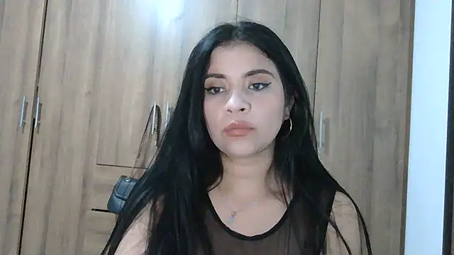 ValerieLove  online show from November 14, 2025, 12:04 pm