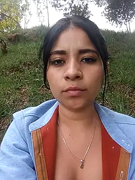 ValerieLove  online show from November 17, 2025, 6:03 pm