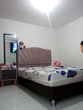 ValerieLove  online show from February 20, 2026, 5:46 pm