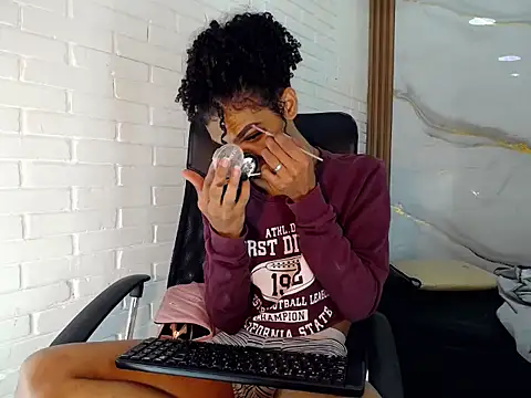 Snapshot of Penelopee_Rouse chatting on September 25, 2025, 8:01 pm Penelopee Rouse online show from September 25, 2025, 8:01 pm