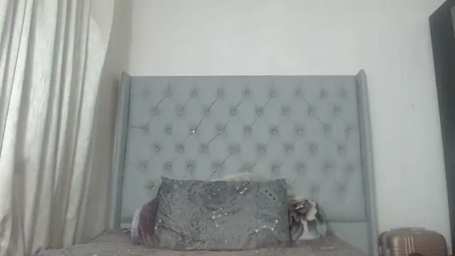 Snapshot of BeautyQueenX22 chatting on June 18, 2026, 7:29 pm BeautyQueenX22 online show from June 18, 2026, 7:29 pm
