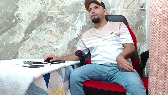 Snapshot of smitdleds1130 chatting on September 12, 2025, 9:15 pm smitdleds1130 online show from September 12, 2025, 9:15 pm