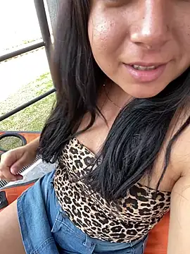 Alaia33200 online show from March 25, 2026, 10:27 pm