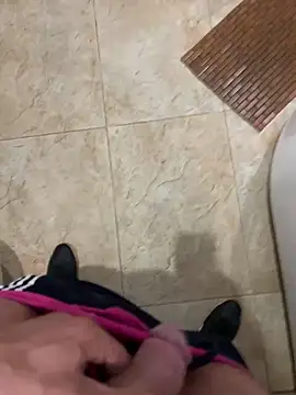 ruberofre online show from September 12, 2025, 5:46 pm