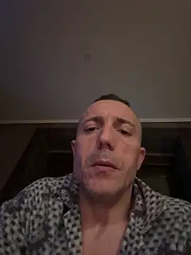 Snapshot of ruberofre chatting on December 21, 2025, 2:19 am ruberofre online show from December 21, 2025, 2:19 am