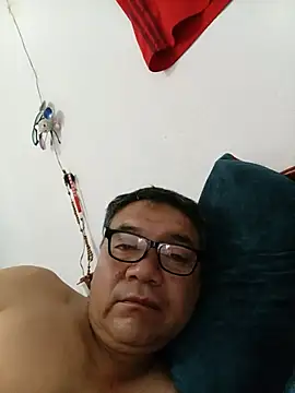 Snapshot of CubiformPostbox chatting on May 27, 2026, 9:28 am CubiformPostbox online show from May 27, 2026, 9:28 am
