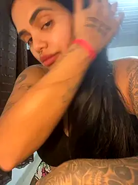 Snapshot of danilyns chatting on October 4, 2025, 10:08 pm danilyns online show from October 4, 2025, 10:08 pm